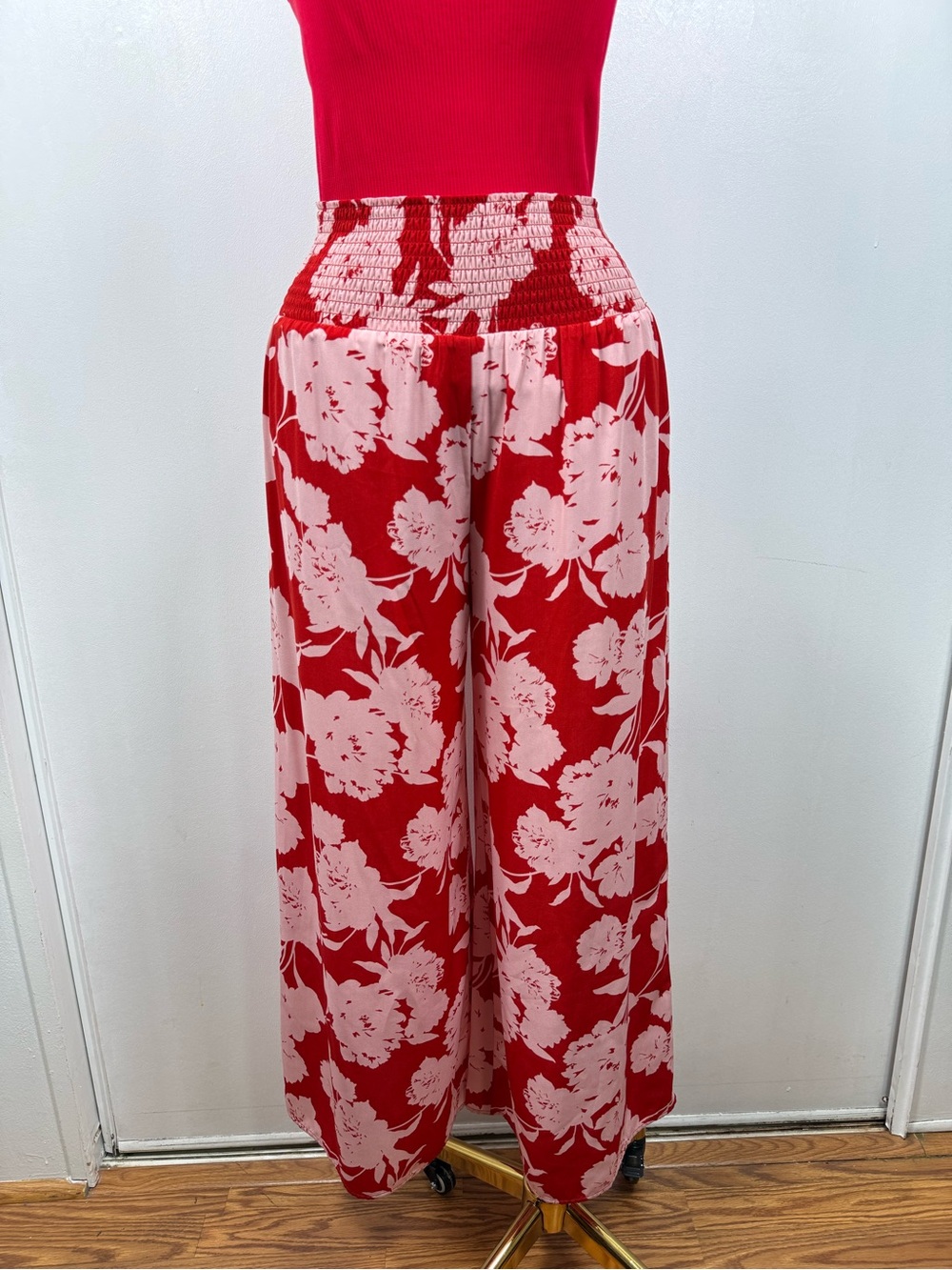 Sienna Sky Red Floral Wide Leg Pants High Rise Smocked Waist Size M - Picture 6 of 7